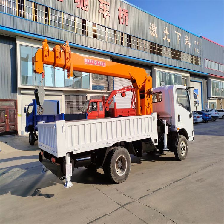 潞城区三轮随车吊定制 农用改装机自备吊中瑞长期出售